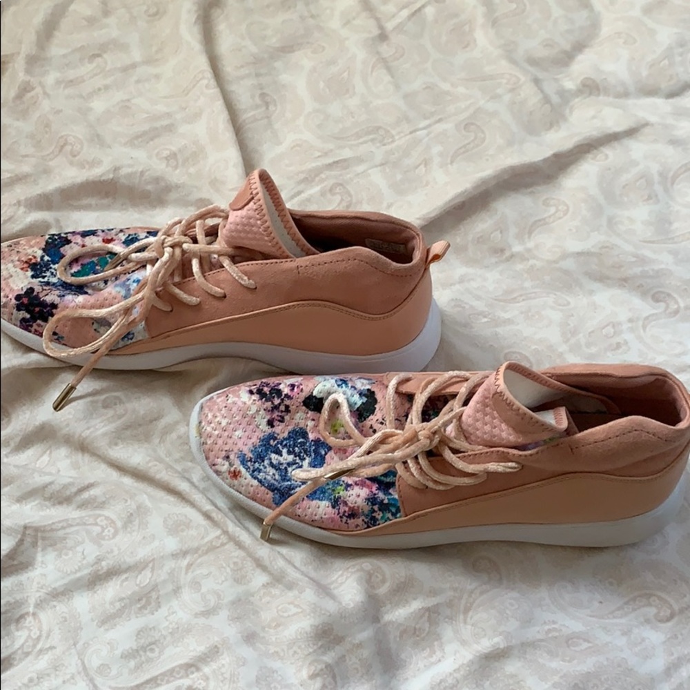 Call it Spring, Sneaker